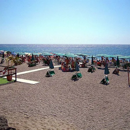 Club Naxos Aparthotel