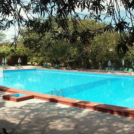 Club Naxos Aparthotel 3*