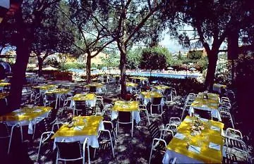Club Naxos Apartahotel 3*